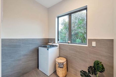 Photo of property in 1a Greville Road, Pinehill, Auckland, 0632