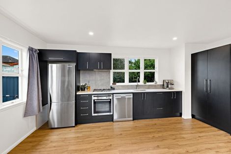 Photo of property in 2/24 Woodside Road, Massey, Auckland, 0614