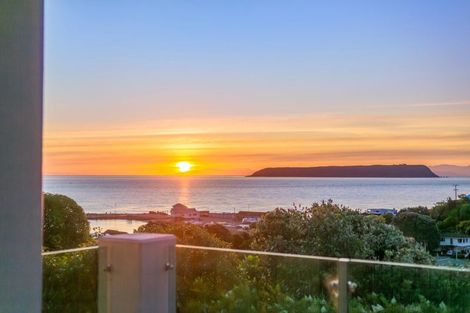 Photo of property in 32 Roys Road, Plimmerton, Porirua, 5026