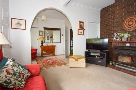 Photo of property in 1 Philip Street, Carterton, 5713