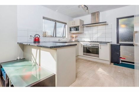 Photo of property in 1b Celmisia Place, Weymouth, Auckland, 2103