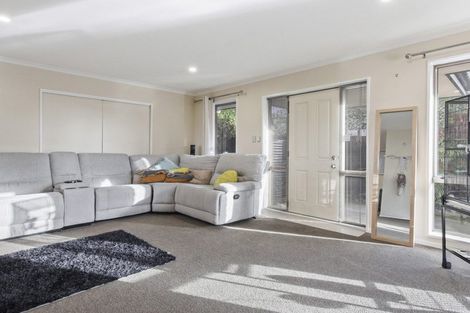 Photo of property in 10 Netley Place, Aranui, Christchurch, 8061