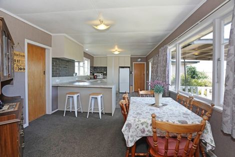 Photo of property in 19 Ingham Street, Halcombe, Feilding, 4779