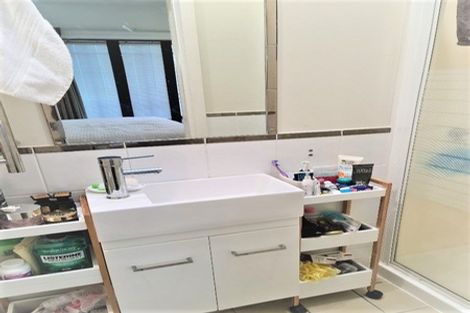 Photo of property in 74 Salamanca Road, Sunnynook, Auckland, 0620