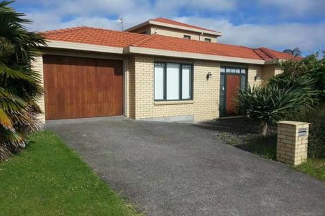 Photo of property in 2 Ballyward Close, East Tamaki, Auckland, 2013