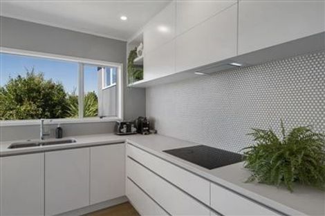 Photo of property in 47 Aotearoa Terrace, Murrays Bay, Auckland, 0630