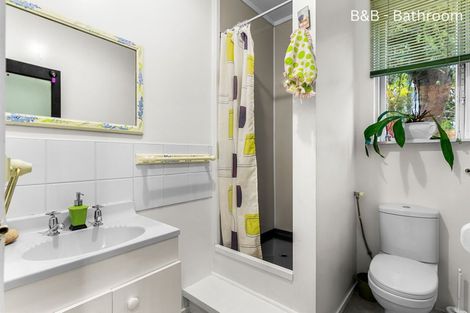 Photo of property in Saddlery Cottage, 3245 Paparoa-oakleigh Road, Paparoa, 0571