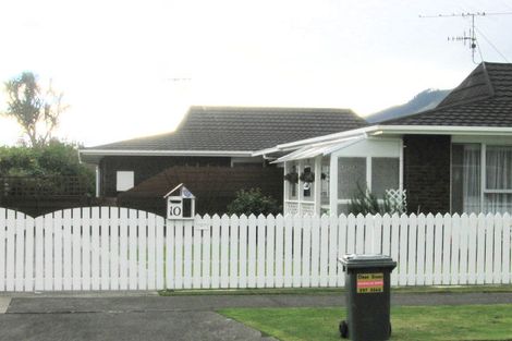 Photo of property in 10 Andrew Street, Waikanae, 5036