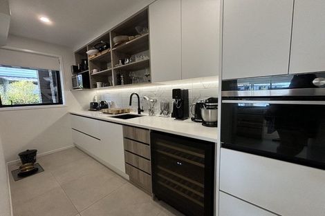 Photo of property in 16 Mutetai Road, Clarks Beach, 2122