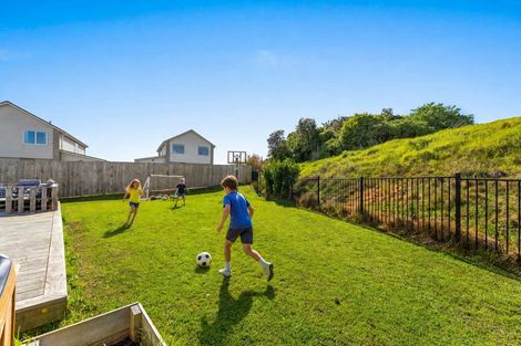Photo of property in 33 Kaipuke Crescent, Gulf Harbour, Whangaparaoa, 0930