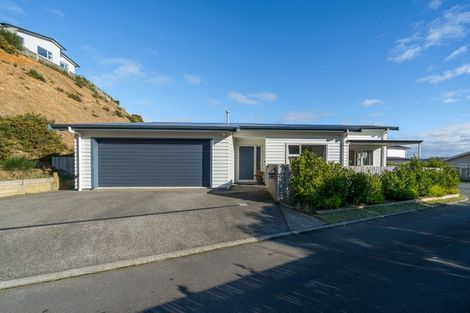 Photo of property in 8 Antigua Way, Grenada Village, Wellington, 6037