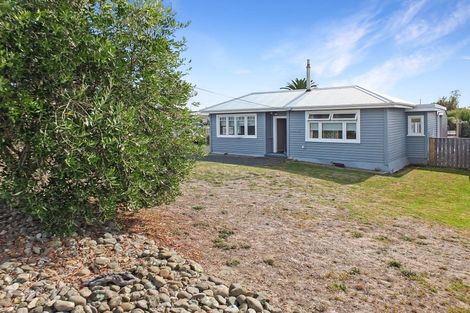 Photo of property in 15 Roore Street, Foxton Beach, Foxton, 4815