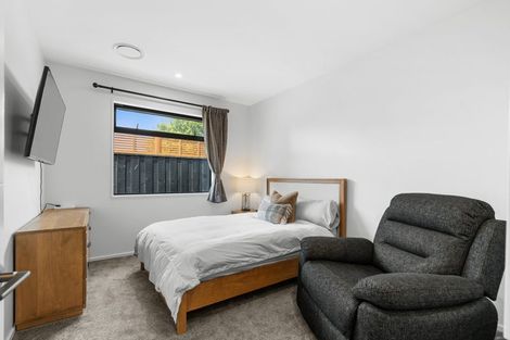 Photo of property in 6 Fairbairn Close, Halswell, Christchurch, 8025