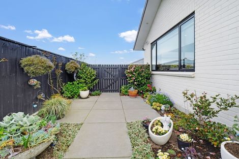 Photo of property in 37 Daniel Place, Kelvin Grove, Palmerston North, 4414