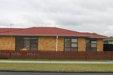 Photo of property in 2/10 Wellington Street, Papakura, 2110