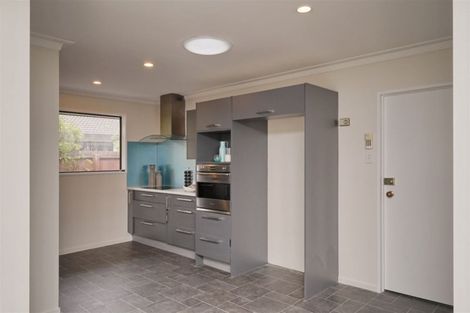 Photo of property in 8 Ridder Place, Halswell, Christchurch, 8025