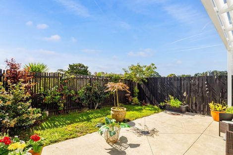 Photo of property in 32 Marine Parade, Hobsonville, Auckland, 0616