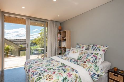 Photo of property in 314a Queens Drive, Lyall Bay, Wellington, 6022
