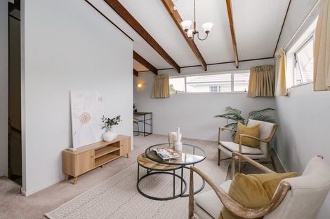 Photo of property in 53 Wikiriwhi Crescent, Awapuni, Palmerston North, 4412