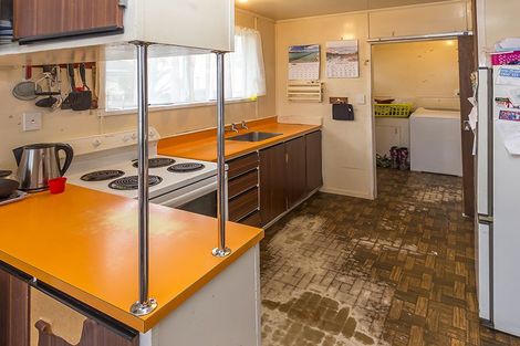 Photo of property in 16 Darren Crescent, Half Moon Bay, Auckland, 2012