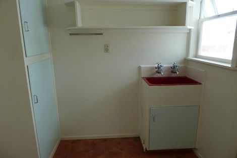 Photo of property in 2/25 Nutsey Avenue, Northcote, Auckland, 0627