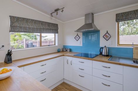 Photo of property in 8 O'rourke Place, Otaki Beach, Otaki, 5512