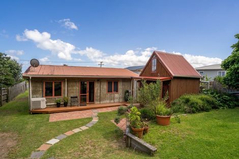 Photo of property in 141 Riria Kereopa Memorial Drive, Raglan, 3297