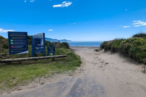 Photo of property in 8 Arapipi Way, Peka Peka, Waikanae, 5391