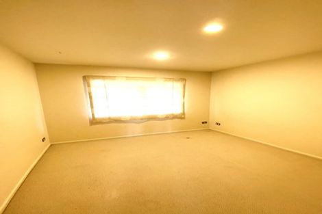 Photo of property in 7 Kawai Rise, Te Atatu Peninsula, Auckland, 0610