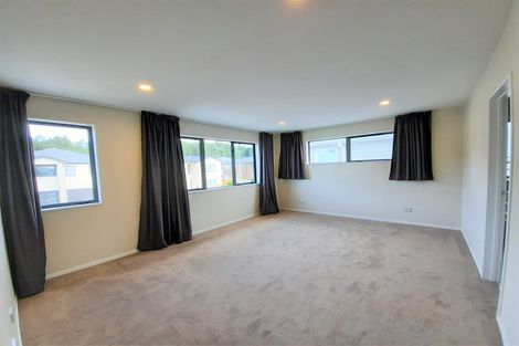 Photo of property in 11 Drumbuoy Drive, Flat Bush, Auckland, 2019