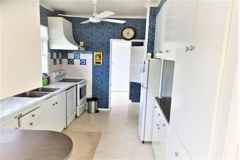 Photo of property in 3 Fowler Street, Northcote, Auckland, 0627