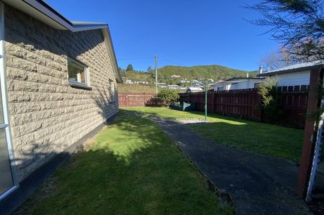 Photo of property in 11 Cornwall Street, Picton, 7220