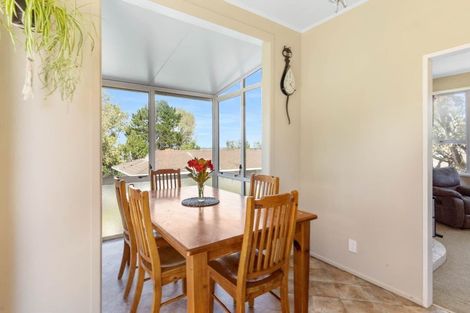 Photo of property in 24 Leaver Place, Weymouth, Auckland, 2103