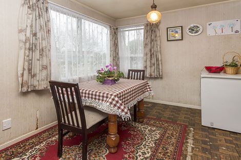 Photo of property in 16 Darren Crescent, Half Moon Bay, Auckland, 2012