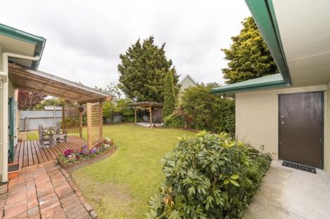 Photo of property in 31 Winston Avenue, Hokowhitu, Palmerston North, 4410
