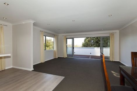 Photo of property in 2/1 Keys Street, Belmont, Auckland, 0622