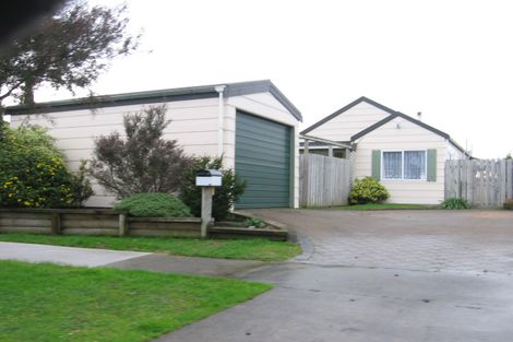 Photo of property in 25 Peppertree Glade, Kelvin Grove, Palmerston North, 4414