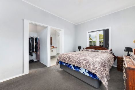 Photo of property in 39 Titirangi Road, New Lynn, Auckland, 0600