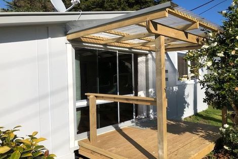 Photo of property in 65 Tane Road, Laingholm, Auckland, 0604