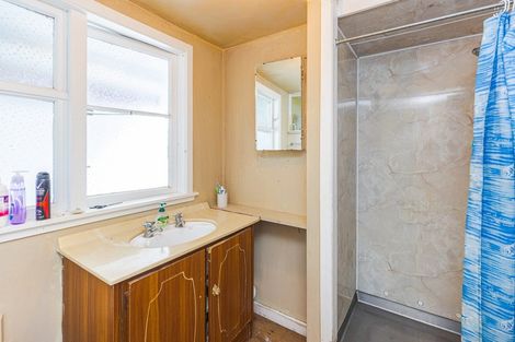 Photo of property in 215 Puriri Street, Castlecliff, Whanganui, 4501