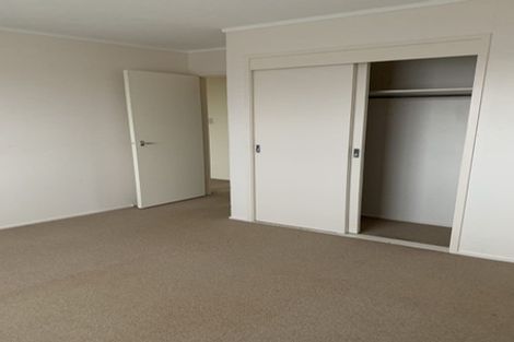 Photo of property in 2/6 Clunie Place, Highland Park, Auckland, 2010