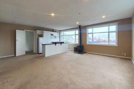 Photo of property in 2 Hawkhurst Road, Lyttelton, 8082