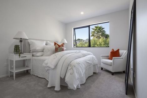 Photo of property in 4/9 Rengarenga Rise, Fairview Heights, Auckland, 0632