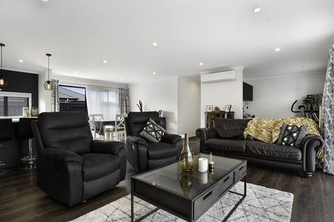 Photo of property in 15 Maple Grove, Solway, Masterton, 5810