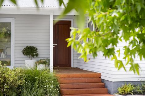 Photo of property in Peninsula Primary School, 61 Wharf Road, Te Atatu Peninsula, Auckland, 0610