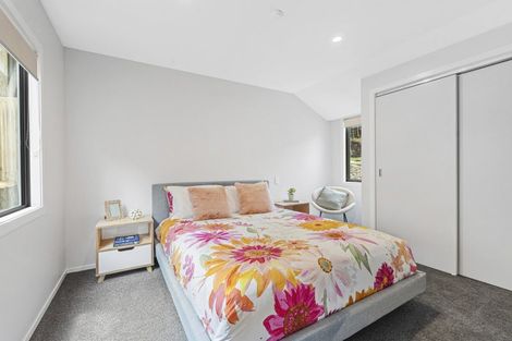 Photo of property in 5 Awanui Street, Merrilands, New Plymouth, 4312