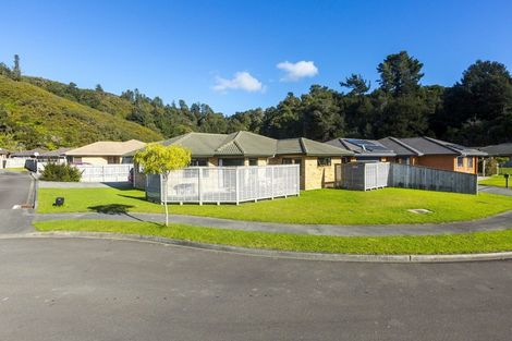 Photo of property in 4 Beaufort Close, Kingsley Heights, Upper Hutt, 5018