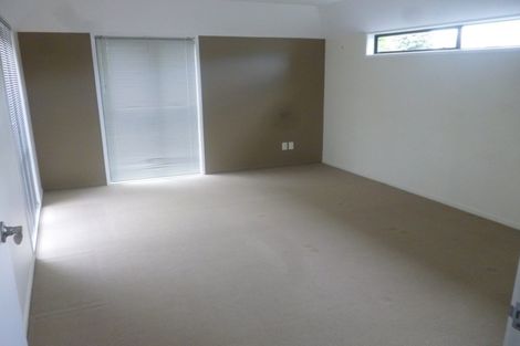 Photo of property in 2/8 Priestley Drive, Bucklands Beach, Auckland, 2014