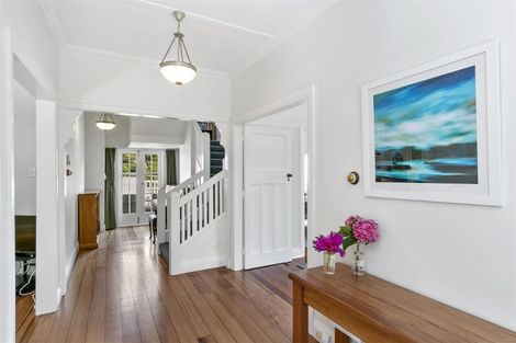 Photo of property in 12 Moana Road, Kelburn, Wellington, 6012