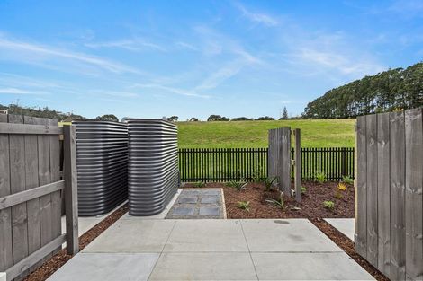 Photo of property in 19 Taiko Lane, Glenfield, 0629